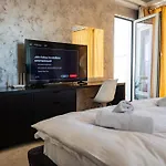 33rd Floor Luxury & Fitness * Skopje