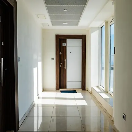 33rd Floor Luxury & Fitness Apartment