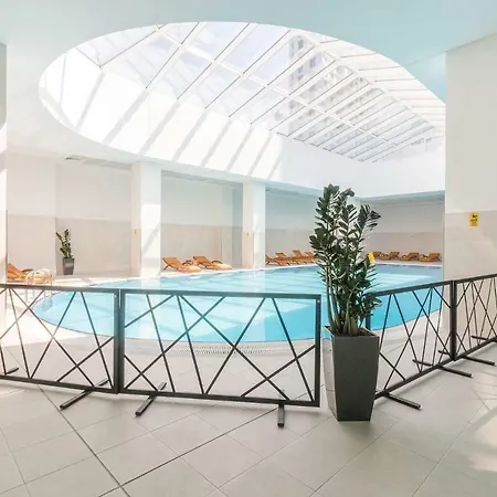 33rd Floor Luxury & Fitness Апартаменти