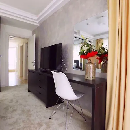 33rd Floor Luxury Fitness Daire Üsküp
