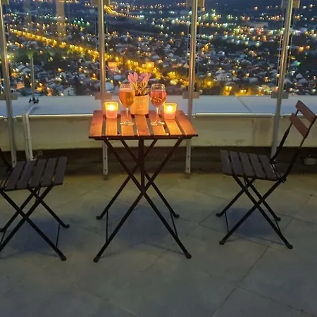 Апартаменти 33rd Floor Luxury & Fitness Скоп'є