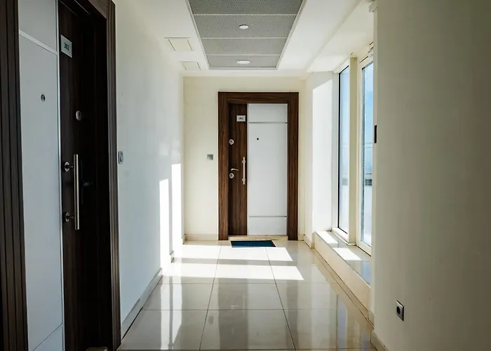 33rd Floor Luxury & Fitness Apartment