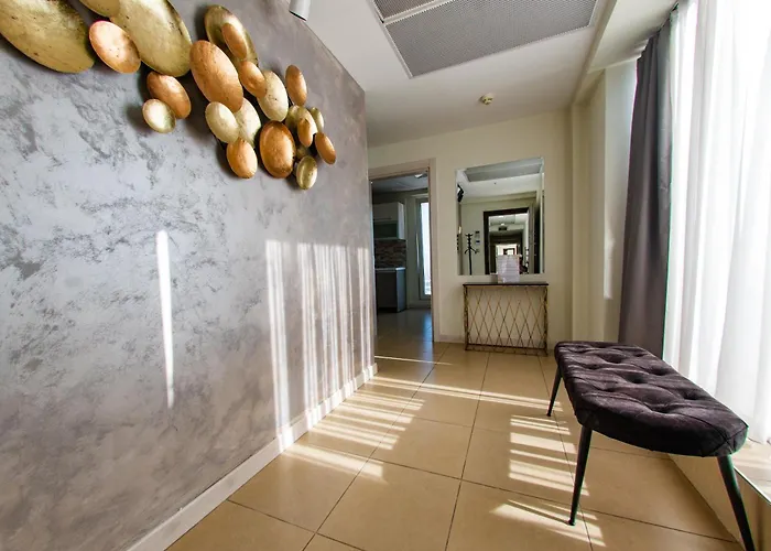 33rd Floor Luxury & Fitness Apartment *