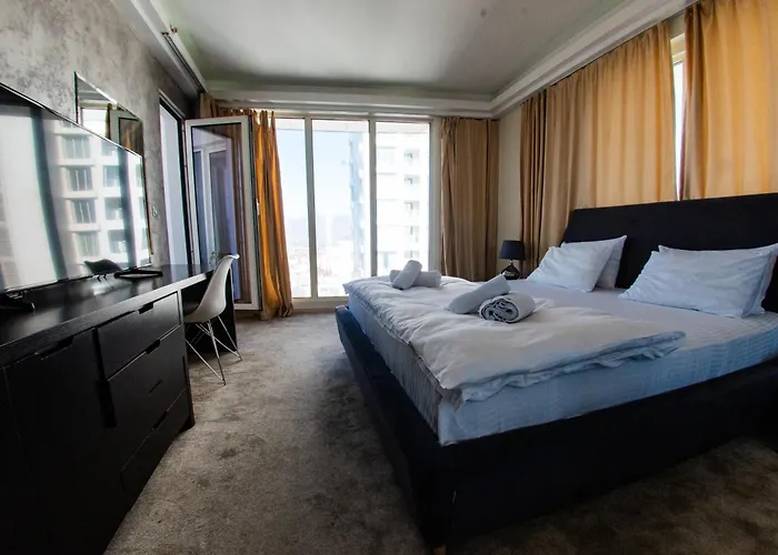 33rd Floor Luxury & Fitness Apartment