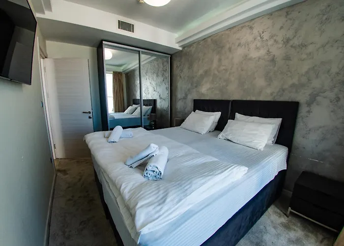 33rd Floor Luxury & Fitness *