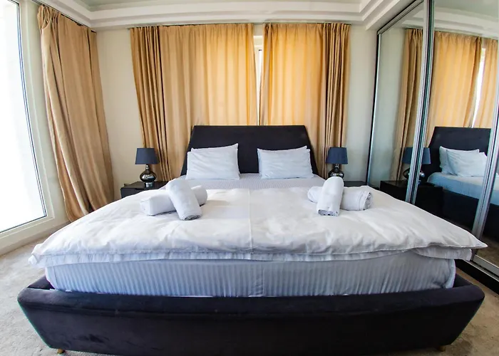 33rd Floor Luxury & Fitness Apartment *