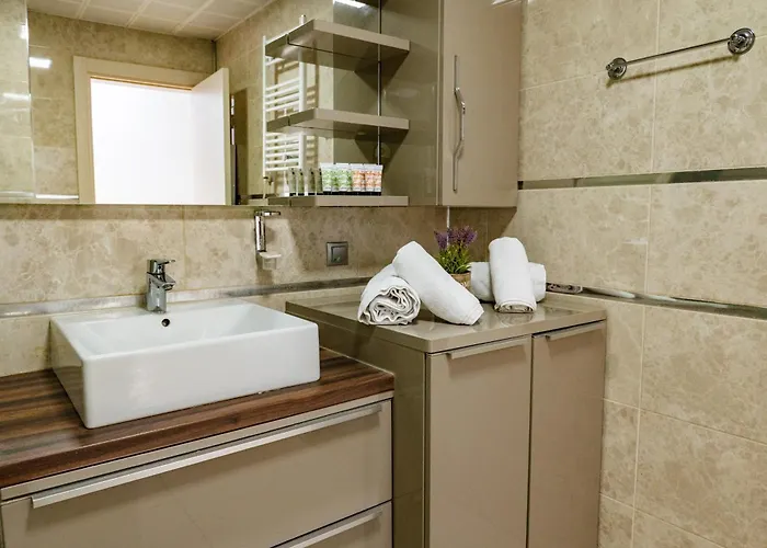 33rd Floor Luxury & Fitness * Skopje